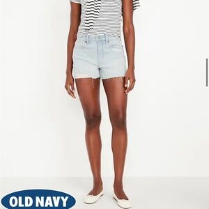 Women’s denim cutoff